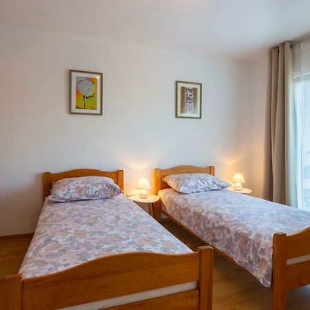 Apartment Anna With Free Private Parking 풀라 외부 사진