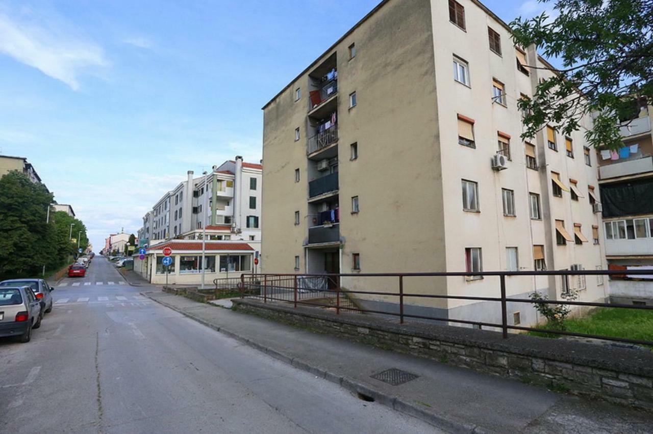 Apartment Anna With Free Private Parking 풀라 외부 사진