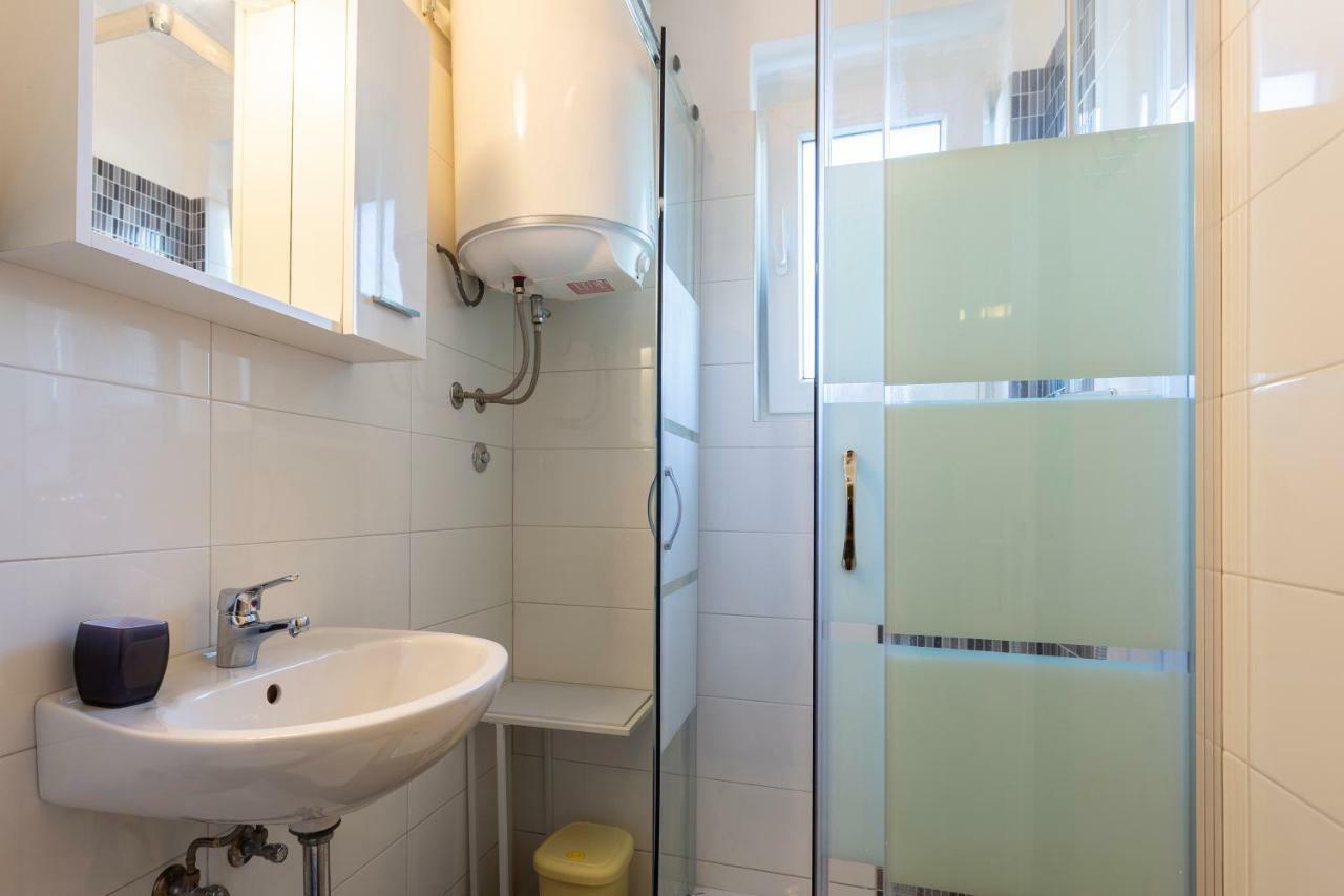Apartment Anna With Free Private Parking 풀라 외부 사진