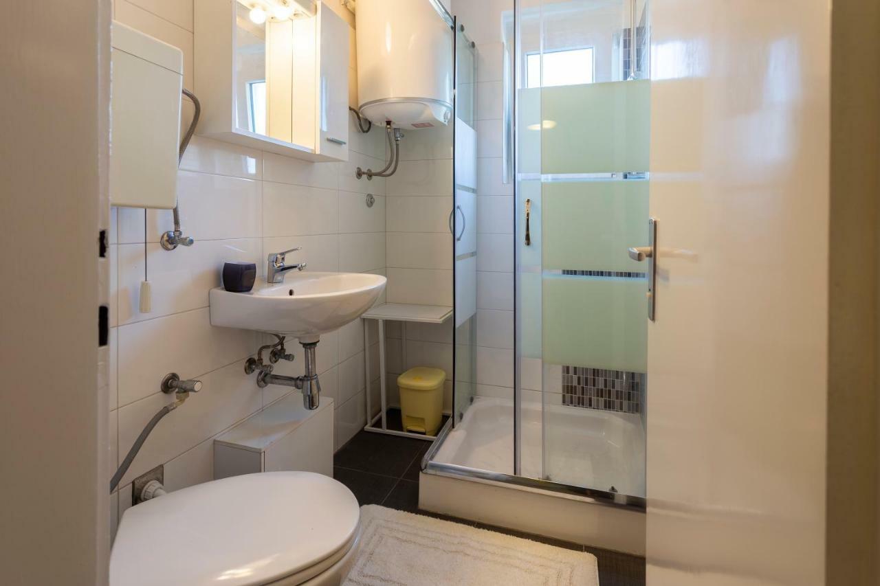 Apartment Anna With Free Private Parking 풀라 외부 사진